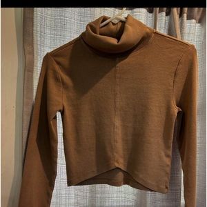 Long sleeve crop top